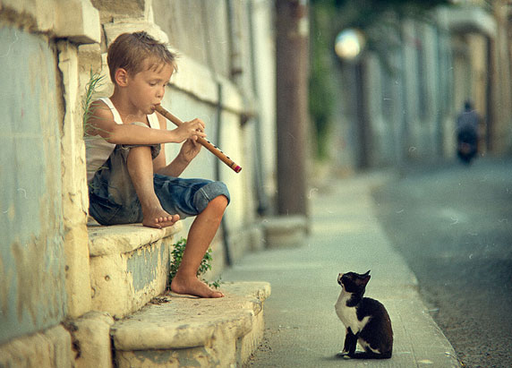 Foto de una niño feliz (autor: Vladimir Zotov)